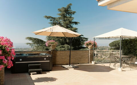 Etna Suites: Möbel, Stuhl, Gartenmöbel, Regenschirm, Schatten, Blumentopf, Balkon, Outdoor Struktur, Tisch Im Freien, Garten