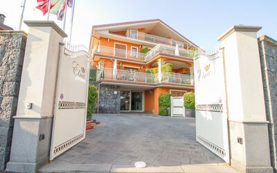 Etna Suites