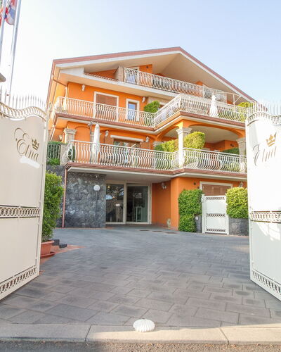 Etna Suites