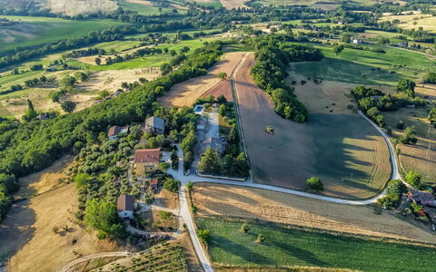 Sunrise Hill Holiday Home: Pflanze, Wasservorräte, Wasser, Natürliche Landschaft, Natürlichen Umgebung, Baum, Grundstueck, Gewässer, Urban Design, Vegetation