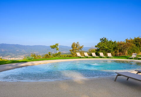Villa Campestri: Wasser, Himmel, Pflanze, Natürliche Landschaft, Schwimmbad, Baum, Gartenmöbel, Freizeit, Landschaft, Gras