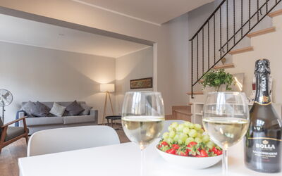 Casa Del Porto: Essen, Eigentum, Flasche, Geschirr, Tabelle, Interior Design, Zutat, Komfort, Countertop