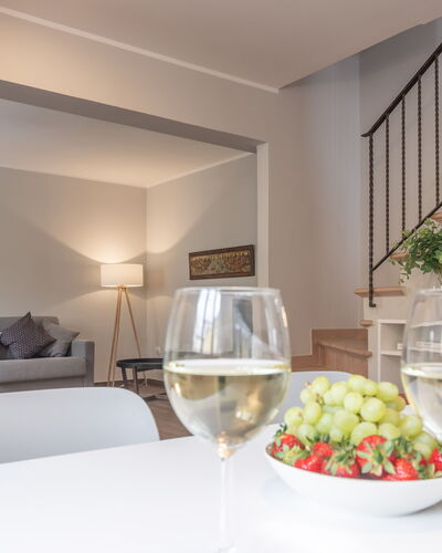 Casa Del Porto: Essen, Eigentum, Flasche, Geschirr, Tabelle, Interior Design, Zutat, Komfort, Countertop