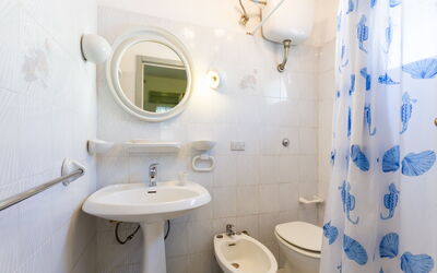 villa-dei-conigli-porto-cesareo-bathroom