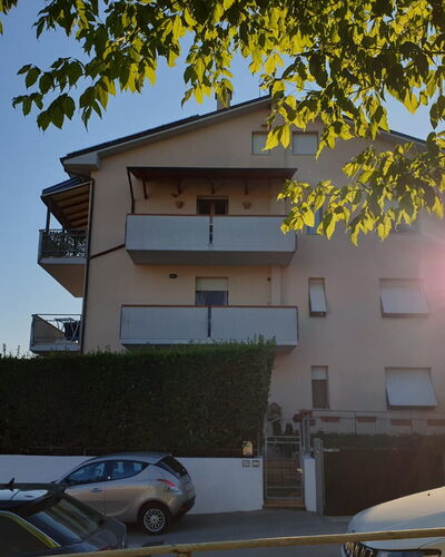 L'attico Di Castelfidardo: Himmel, Auto, Gebäude, Eigentum, Licht, Fahrzeug, Rad, Kraftfahrzeug