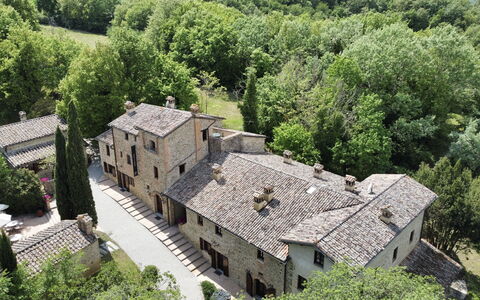 Borgo Al Castello: Eigentum, Pflanze, Gebäude, Baum, Grundstueck, Fenster, Landschaft, Haus, Dach, Urban Design