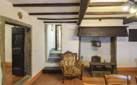 La Casa nel Borgo: Flooring, Fussboden, Zimmer, Decke, Hartholz, Holzbeize