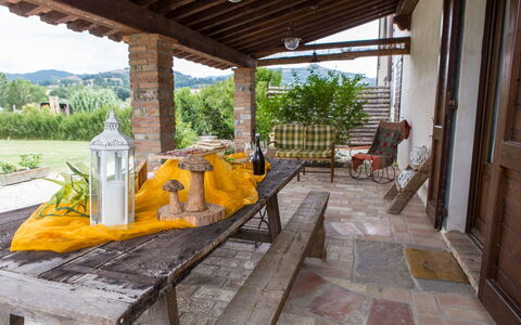 Villa Tavernacce: Pflanze, Gebäude, Veranda, Haus, Interior Design, Die Architektur, Baum, Blumentopf, Himmel, Holz