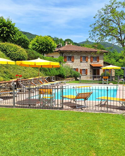 Villa Renaccio: Schwimmbad, Resort, Menschliche Siedlung, Eco Hotel, Thermae, Estate, Hazienda, Villa, Garten, Ferienort