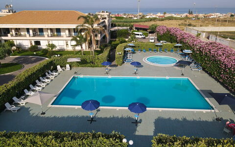 Baraka Apartments: Resort, Schwimmbad, Hotel, Villa, Hazienda, Parkplatz