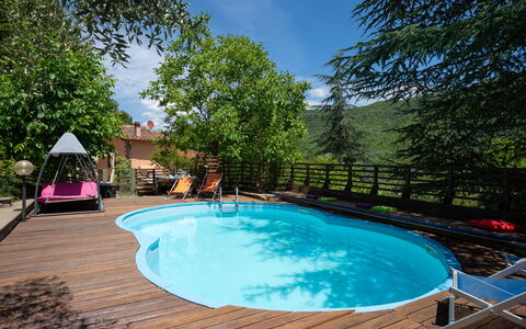 Villa La Vigna: Wasser, Eigentum, Pflanze, Himmel, Schwimmbad, Gebäude, Natur, Baum, Schatten, Gewässer