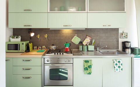 Apartment Serena - Levanto: Cabinetry, Countertop, Eigentum, Spüle, Herd, Gebäude, Zapfhahn, Gasherd, Küche, Cooktop
