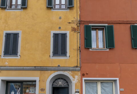 Il Borgo Apartment: Fenster, Gebäude, Tür, Nachbarschaft, Wand, Materialeigenschaft, Wohngebiet, Fassade, Urban Design
