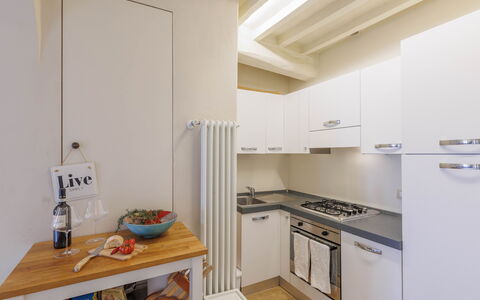 La Terrazza Sulla Valle: Cabinetry, Eigentum, Herd, Gebäude, Gasherd, Holz, Countertop, Küche, Küchengerät, Cooktop