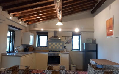 Il Nascondiglio: Wohnzimmer, Holz, Beleuchtung, Interior Design, Bilderrahmen, Fussboden, Flooring, Grundeigentum, Hartholz, Halle