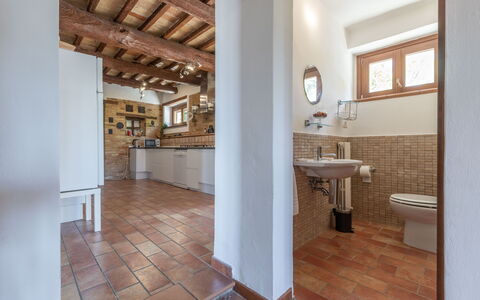 Casa Bellavista: Sinken, Eigentum, Zapfhahn, Gebäude, Armatur, Spiegel, Holz, Interior Design, Die Architektur, Badezimmer