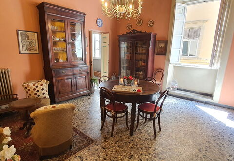 Residenza Otello: Bilderrahmen, Möbel, Eigentum, Tabelle, Stuhl, Spiegel, Holz, Beleuchtung, Cabinetry, Interior Design