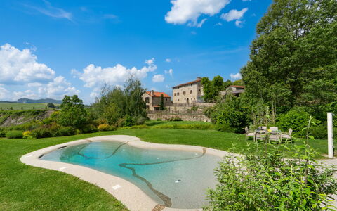 Villa Torre Delle Rose - Firenzuola, Private Pool,: Wolke, Himmel, Pflanze, Wasser, Gebäude, Natur, Baum, Azurblau, Natürliche Landschaft, Schwimmbad
