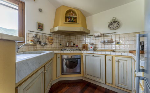 Belvedere, House With Private Pool And Garden, Rec: Cabinetry, Countertop, Eigentum, Möbel, Zapfhahn, Sinken, Küche, Holz, Interior Design, Flooring