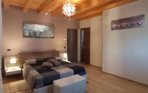 Casa Santa Venera: Eigentum, Möbel, Gebäude, Couch, Holz, Tabelle, Beleuchtung, Komfort, Interior Design, Fussboden