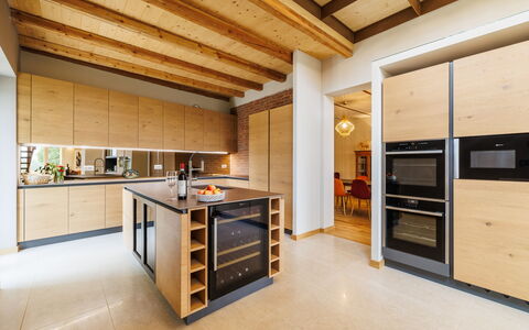 Casa Gallo - Roero - Langhe, Piemonte: Cabinetry, Möbel, Holz, Interior Design, Flooring, Küche, Die Architektur, Fussboden, Halle, Tabelle