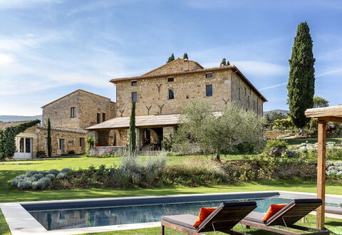 Villa Della Regina: Himmel, Pflanze, Wolke, Eigentum, Gebäude, Fenster, Wasser, Grundstueck, Baum, Haus