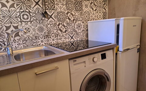 A Due Passi da Camogli, Seaview with Terrace, Wifi: Braun, Eigentum, Wäschekammer, Sinken, Waschmaschine, Wäschetrockner, Zapfhahn, Spüle, Interior Design, Armatur