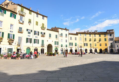 Casa Toto: Stadtplatz, \Stadt, Stadt, Öffentlicher Raum, Menschliche Siedlung, Nachbarschaft, Gebäude, Plaza, Mischnutzung, Urban Design