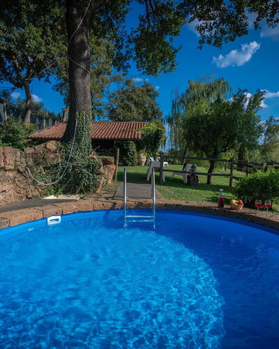 Casale Delle Papere, Pool, Romantic Holiday In Nep: Wasser, Pflanze, Eigentum, Himmel, Schwimmbad, Blau, Gebäude, Baum, Azurblau, Botanik