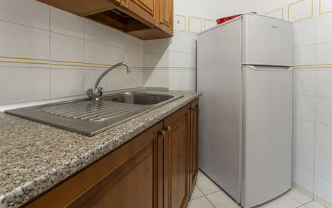 Argentario Giannella Apartment- Orbetello, Toscana: Cabinetry, Spüle, Zapfhahn, Countertop, Sinken, Armatur, Gebäude, Küche, Holz, Interior Design