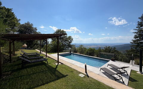 Villa Luana: Schwimmbad, Schatten, Gartenmöbel, Eco Hotel