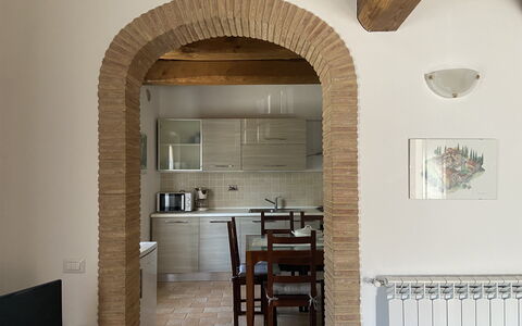 Villa Le Ripe Apartments - Gambassi Terme, Toscana: Eigentum, Holz, Interior Design, Tabelle, Gebäude, Fussboden, Stuhl, Flooring, Materialeigenschaft, Küche