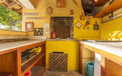 Casale Il Farro - Camaiore, Toscana: Holz, Fussboden, Gebäude, Strahl, Flooring, Zimmer, Küche, Haus, Hartholz