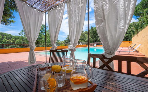 Tenuta De Paoli - Chianni, Pool, Wifi, Privacy, To: Tabelle, Geschirr, Möbel, Eigentum, Himmel, Stuhl, Schatten, Gartenmöbel, Holz, Interior Design