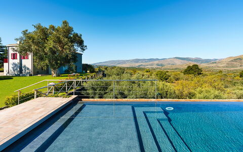 Dimora Vulcano - Castiglione Di Sicilia, Sicilia: Wasser, Himmel, Pflanze, Eigentum, Gebäude, Schwimmbad, Natur, Azurblau, Baum, Rechteck