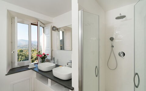 Dimora Vulcano - Castiglione Di Sicilia, Sicilia: Armatur, Sinken, Zapfhahn, Pflanze, Spiegel, Gebäude, Badezimmer, Badezimmerschrank, Bad Sink