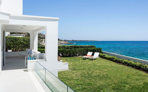 Mariposa - Fontane Bianche, Sicilia: Wasser, Himmel, Eigentum, Azurblau, Pflanze, Schatten, Grundstueck, Gebäude, Urban Design, Rechteck