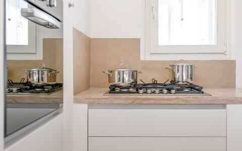 Villa Del Capitolo Con Trullo: Eigentum, Geschirr, Countertop, Küchengerät, Herd, Gasherd, Cooktop, Küche, Interior Design, Herd