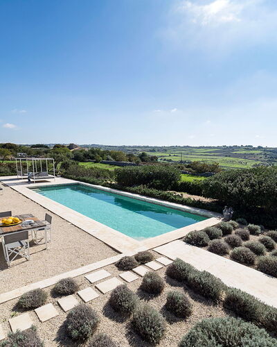 Villa Carmelita - Ragusa, Sicilia: Himmel, Wasser, Wolke, Schwimmbad, Pflanze, Gebäude, Rechteck, Eigentumswohnung, Urban Design, Baum