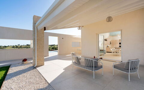 Villa Argento - Rosolini, Sicilia: Eigentum, Himmel, Pflanze, Schatten, Beleuchtung, Die Architektur, Interior Design, Holz, Fussboden, Flooring