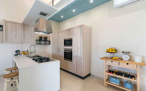 Villa Argento - Rosolini, Sicilia: Cabinetry, Küchengerät, Küche, Holz, Haus, Haushaltsgerät, Gebäude, Major Appliance, Fussboden