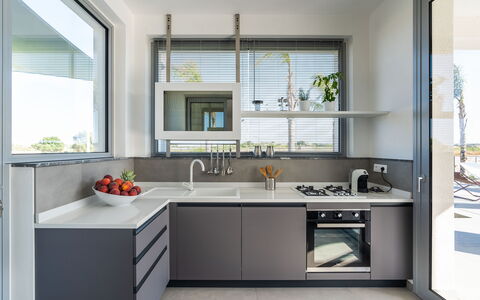 Villa Le Palme - Noto, Sicilia: Spüle, Zapfhahn, Sinken, Cabinetry, Countertop, Eigentum, Fenster, Küche, Interior Design, Herd