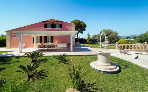 Casa Desiderio - Siracusa, Sicilia: Himmel, Pflanze, Eigentum, Gebäude, Baum, Grundstueck, Arecales, Haus, Gras, Landschaft