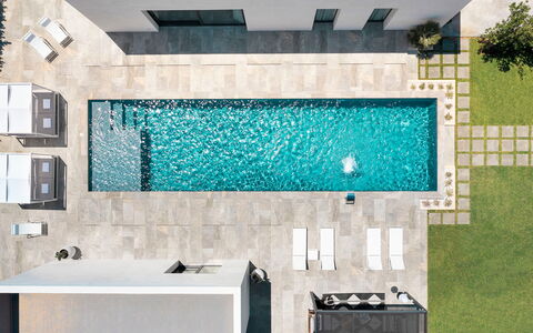 Villa Duetto - Siracusa, Sicilia: Eigentum, Gebäude, Azurblau, Rechteck, Interior Design, Flooring, Zapfhahn, Sinken, Holz, Fussboden