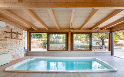 Trulli Di Grieco: Wasser, Eigentum, Azurblau, Schwimmbad, Gebäude, Interior Design, Die Architektur, Schatten, Freizeit, Holz