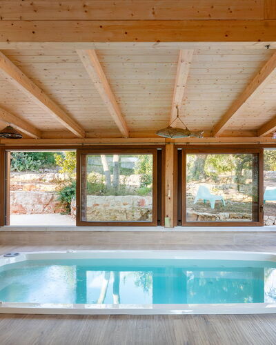 Trulli Di Grieco: Wasser, Eigentum, Azurblau, Schwimmbad, Gebäude, Interior Design, Die Architektur, Schatten, Freizeit, Holz