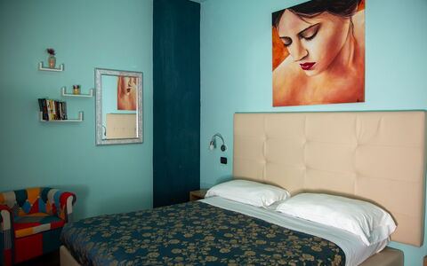 Villa Trivigno: Möbel, Interior Design, Bett, Schlafzimmer, Wand, Bettdecke, Bedding, Fussboden, Zimmer, Flooring