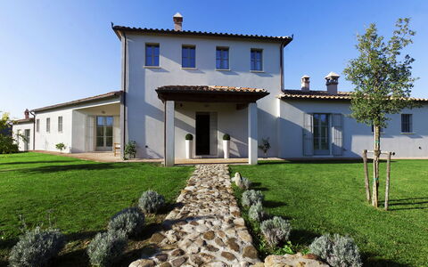 Villa Sant'andrea: Himmel, Pflanze, Eigentum, Gebäude, Fenster, Natur, Grundstueck, Haus, Hütte, Baum