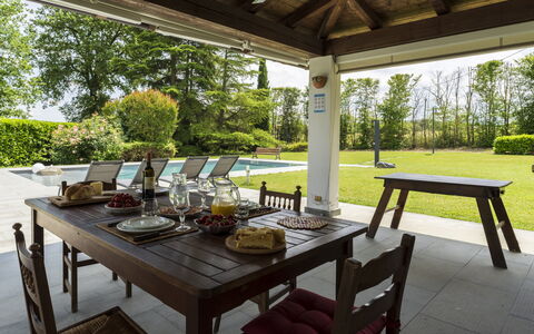 Casa del Marchese, Pool, Wifi, Castell' Arquato: Tabelle, Eigentum, Möbel, Pflanze, Geschirr, Tisch Im Freien, Gartenmöbel, Schatten, Essen, Holz