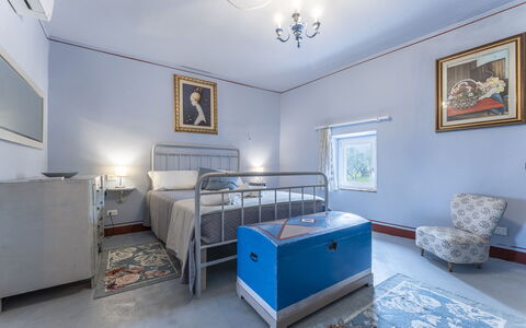 Country House Casalguidi 191 Private Pool: Bilderrahmen, Gebäude, Eigentum, Möbel, Cabinetry, Interior Design, Beleuchtung, Tabelle, Fussboden, Die Architektur